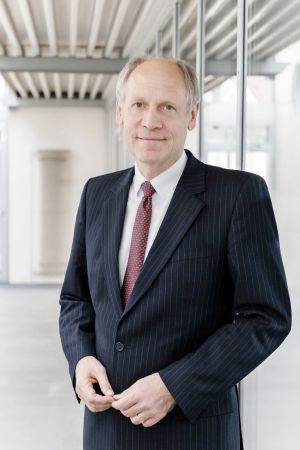 Dr. Hendrik Leber
